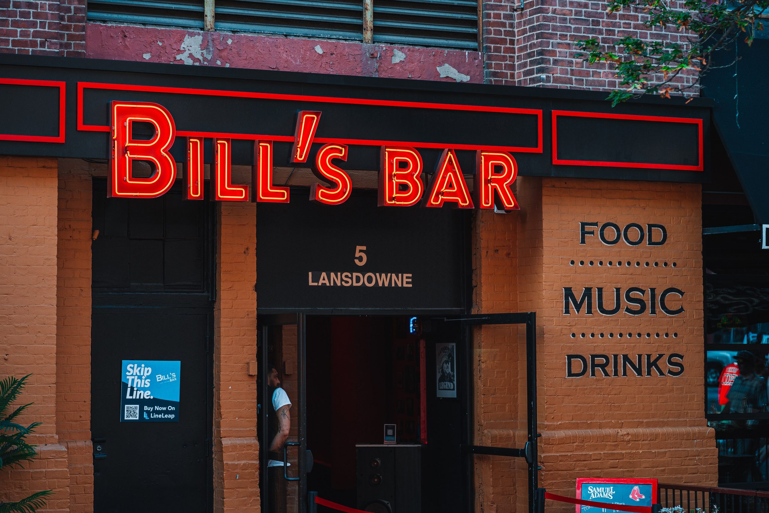 Bill's Bar & Lounge